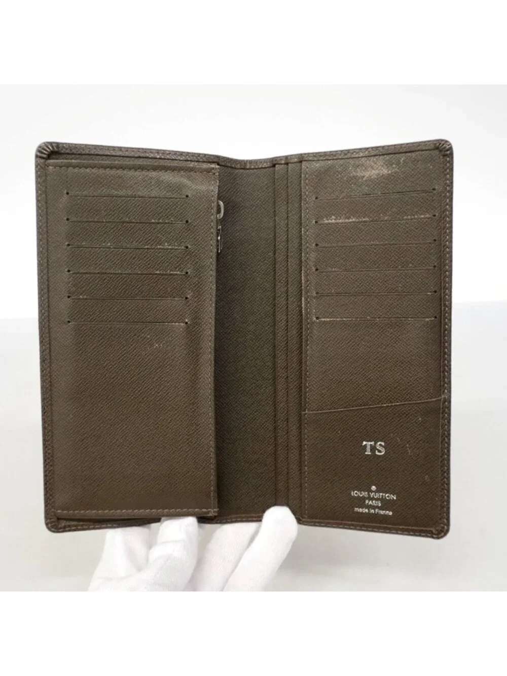 Louis Vuitton Wallet Taiga Portefeuille Brazza Grizzly